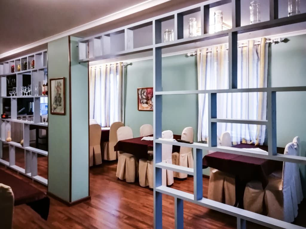 Salut Hotel