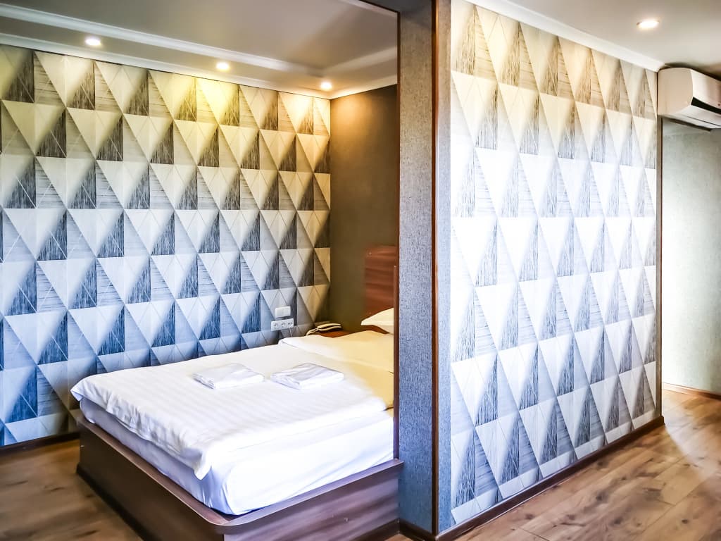 Salut Hotel