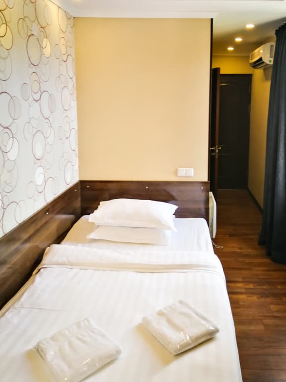 Salut Hotel