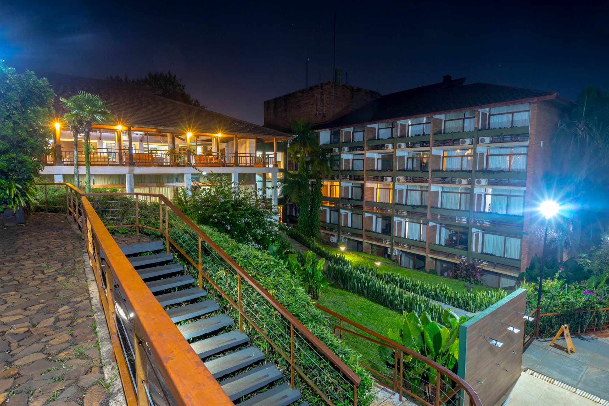 Hotel Raices Esturion