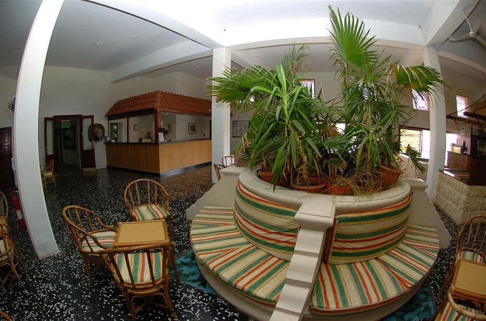Comino Hotel and Bungalows
