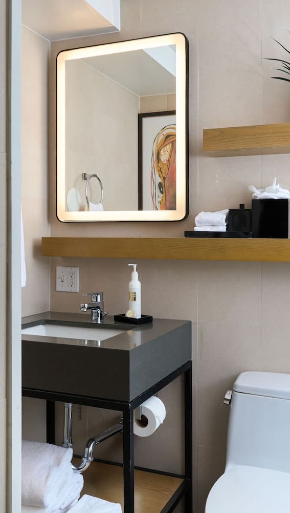 Heathman Hotel, Bathroom