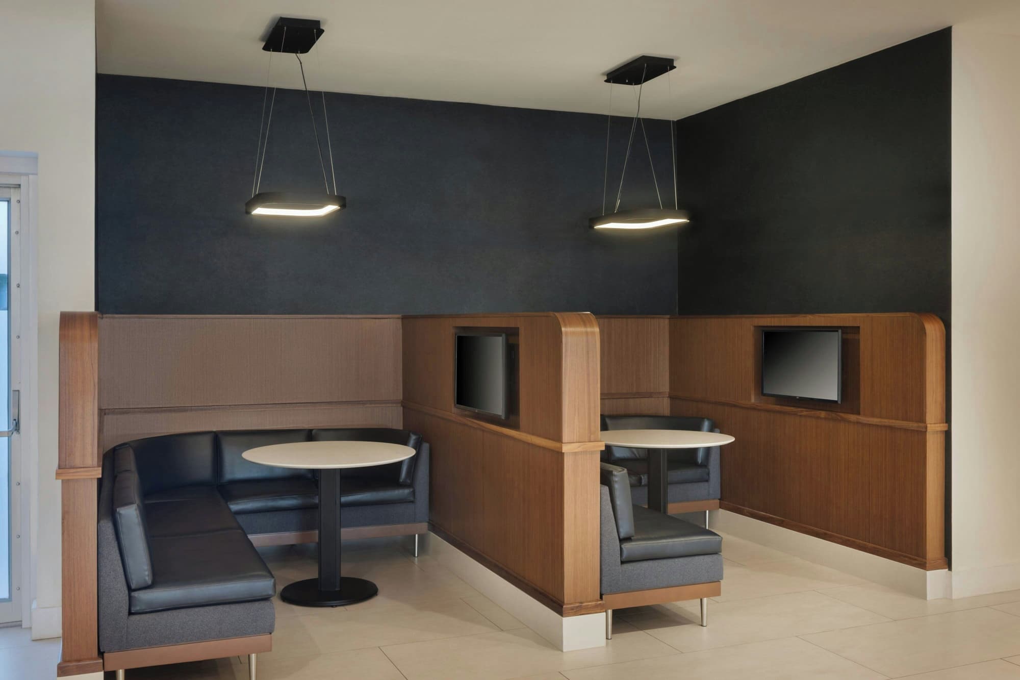 Courtyard by Marriott across Universal Orlando