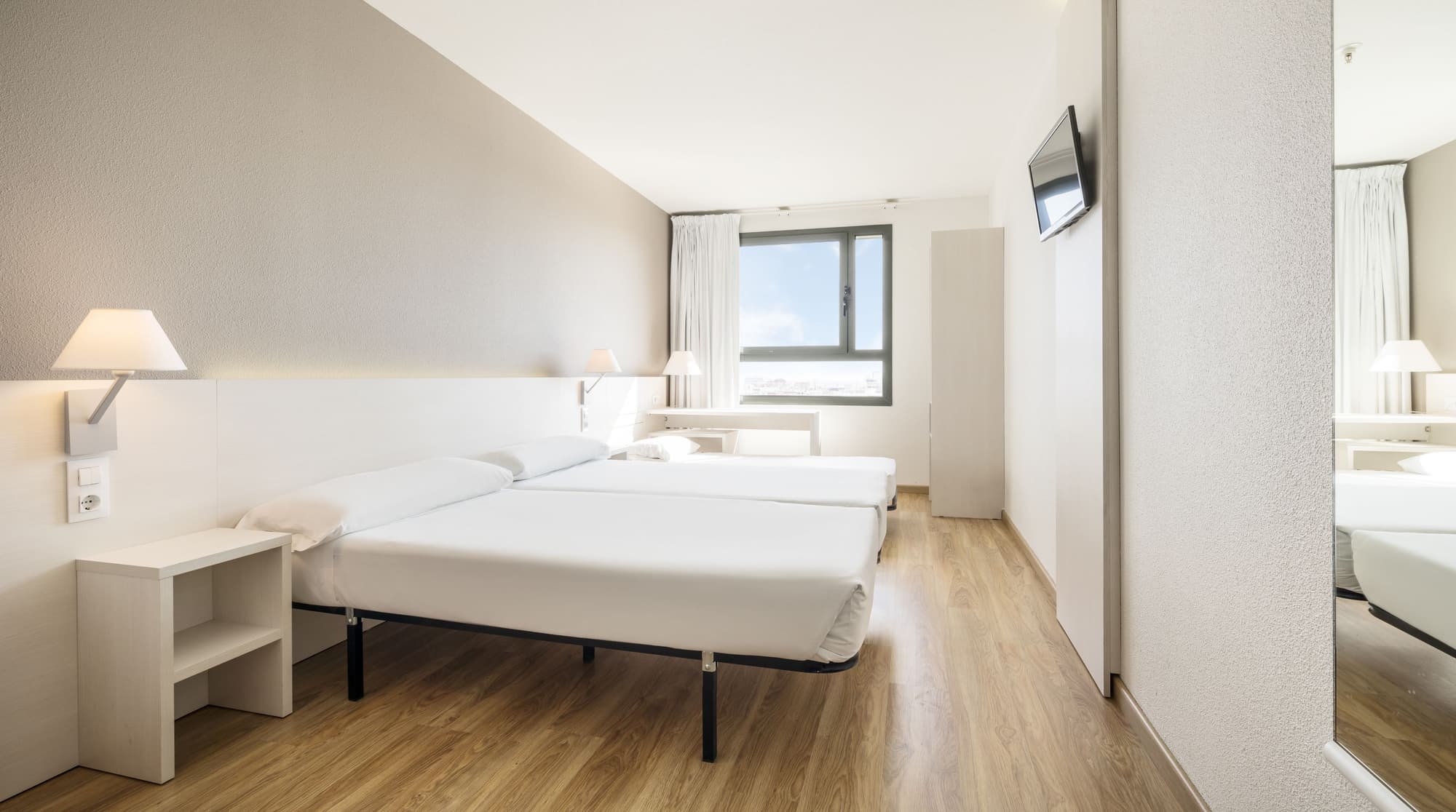 Hotel ILUNION Valencia 3