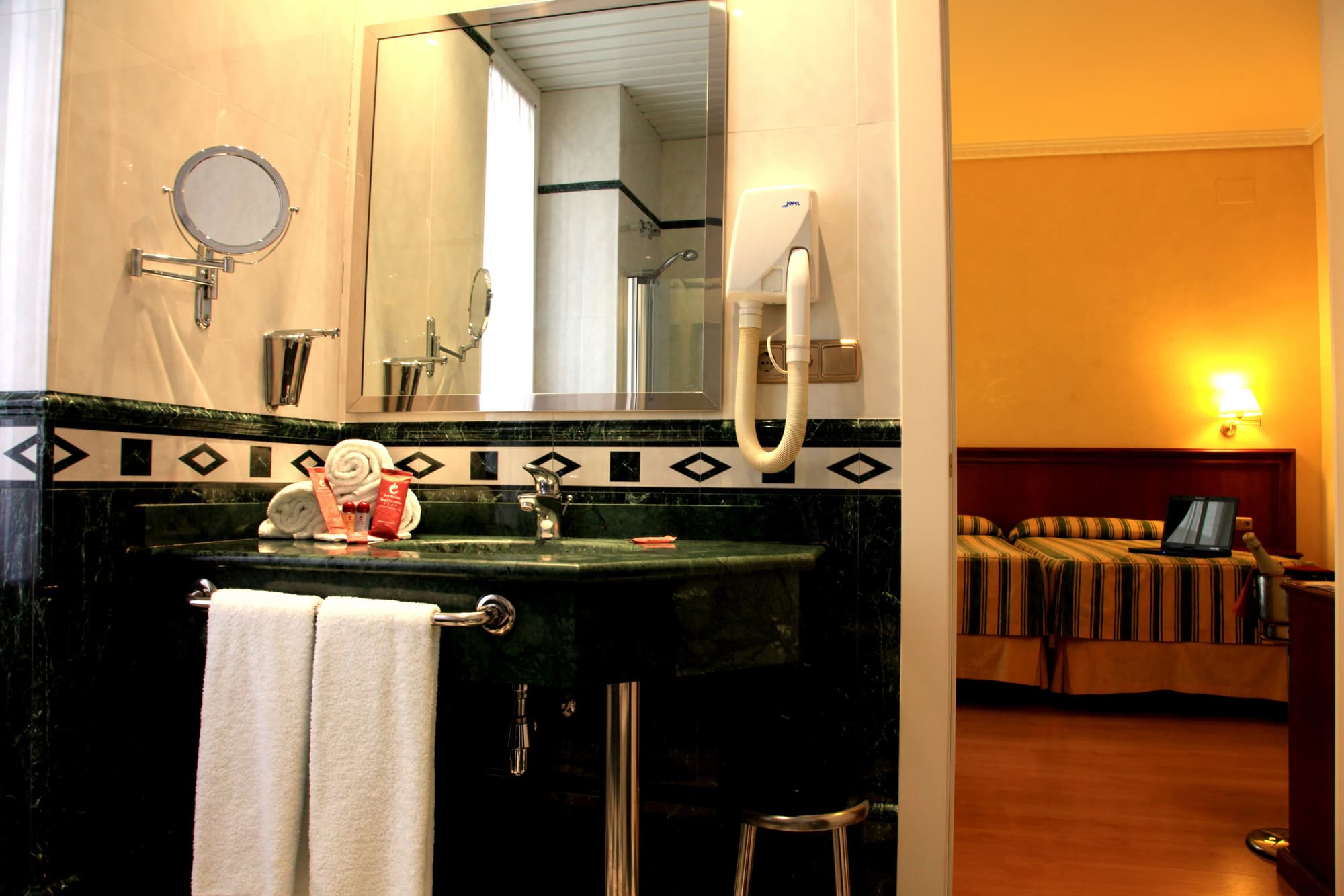 Hotel Cervantes