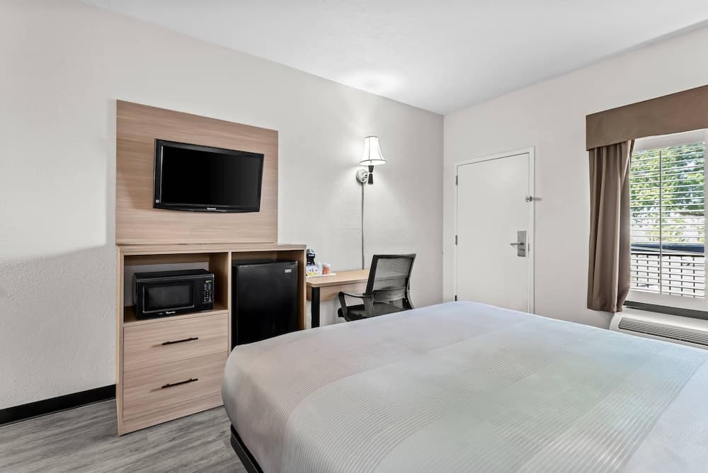 Quality Inn & Suites Sunport Airport Albuquerque