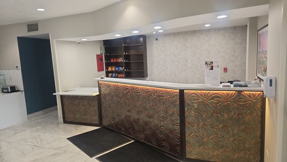 Quality Inn & Suites Sunport Airport Albuquerque