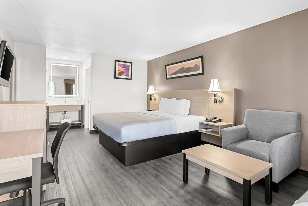 Quality Inn & Suites Sunport Airport Albuquerque