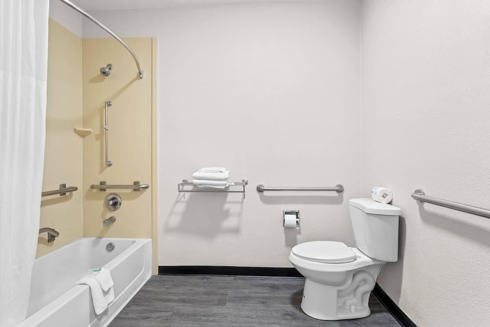 Quality Inn & Suites Sunport Airport Albuquerque
