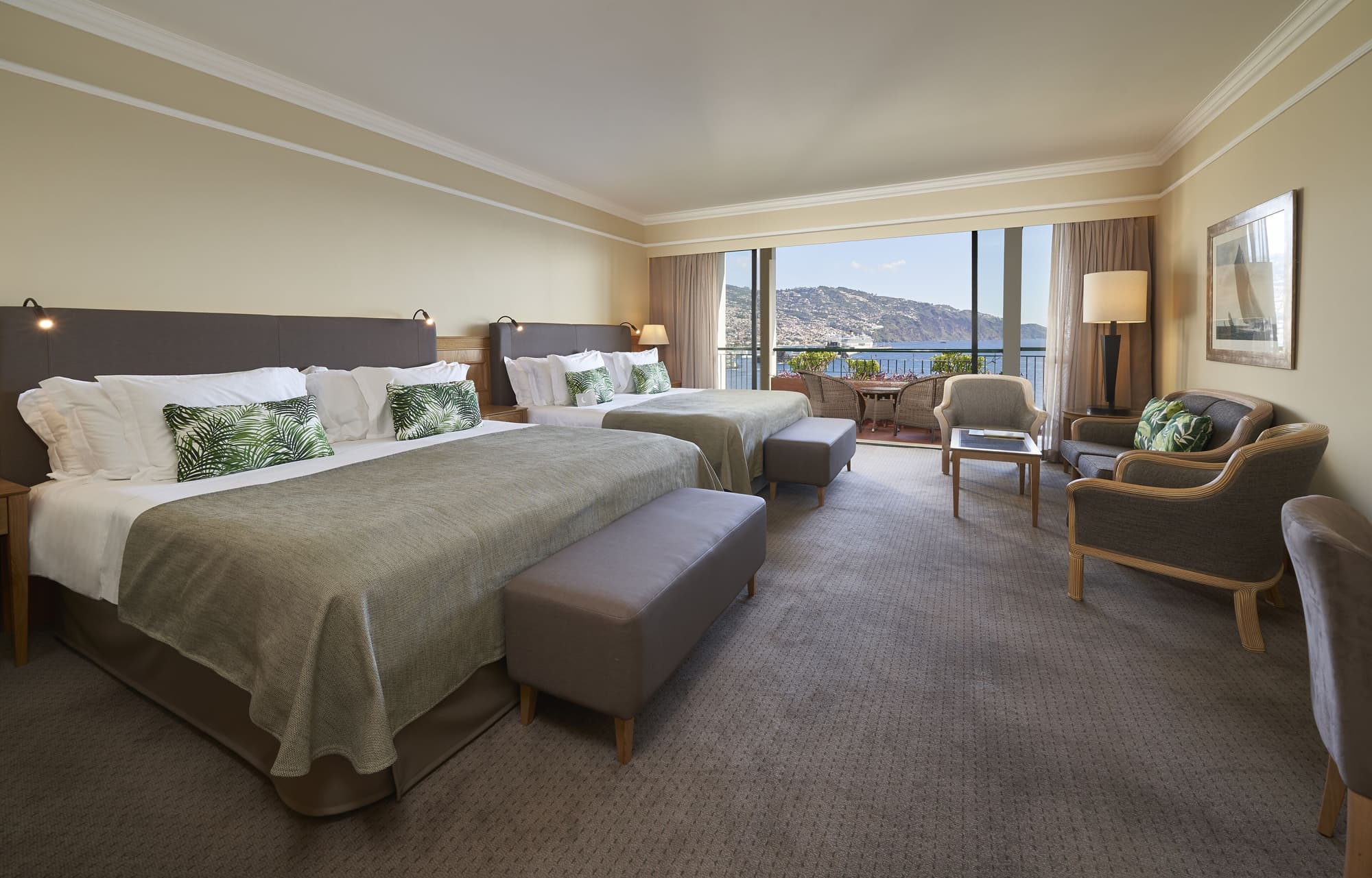 The Cliff Bay, by PortoBay