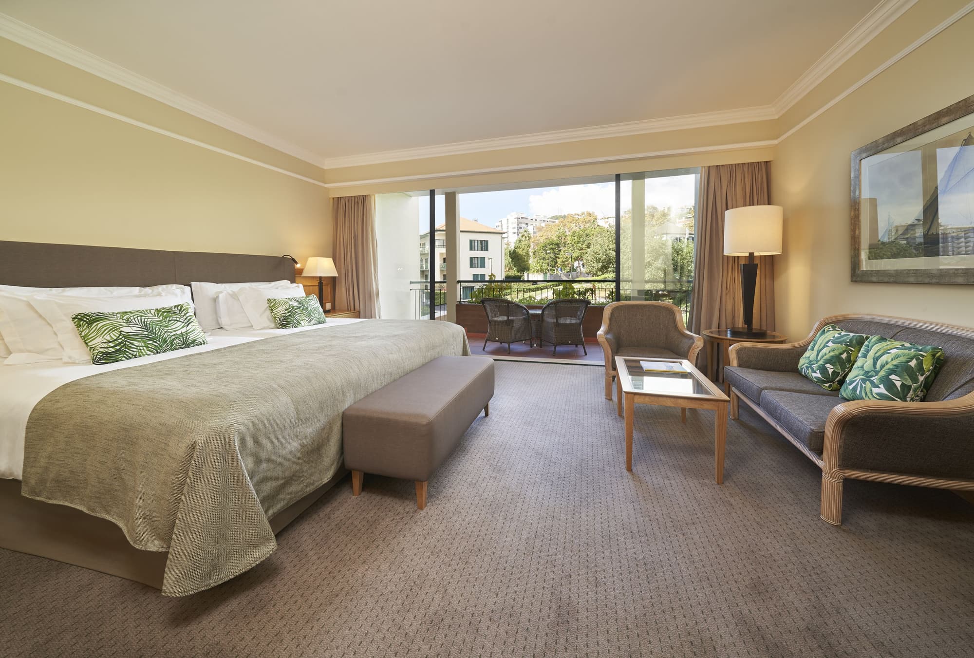 The Cliff Bay, by PortoBay