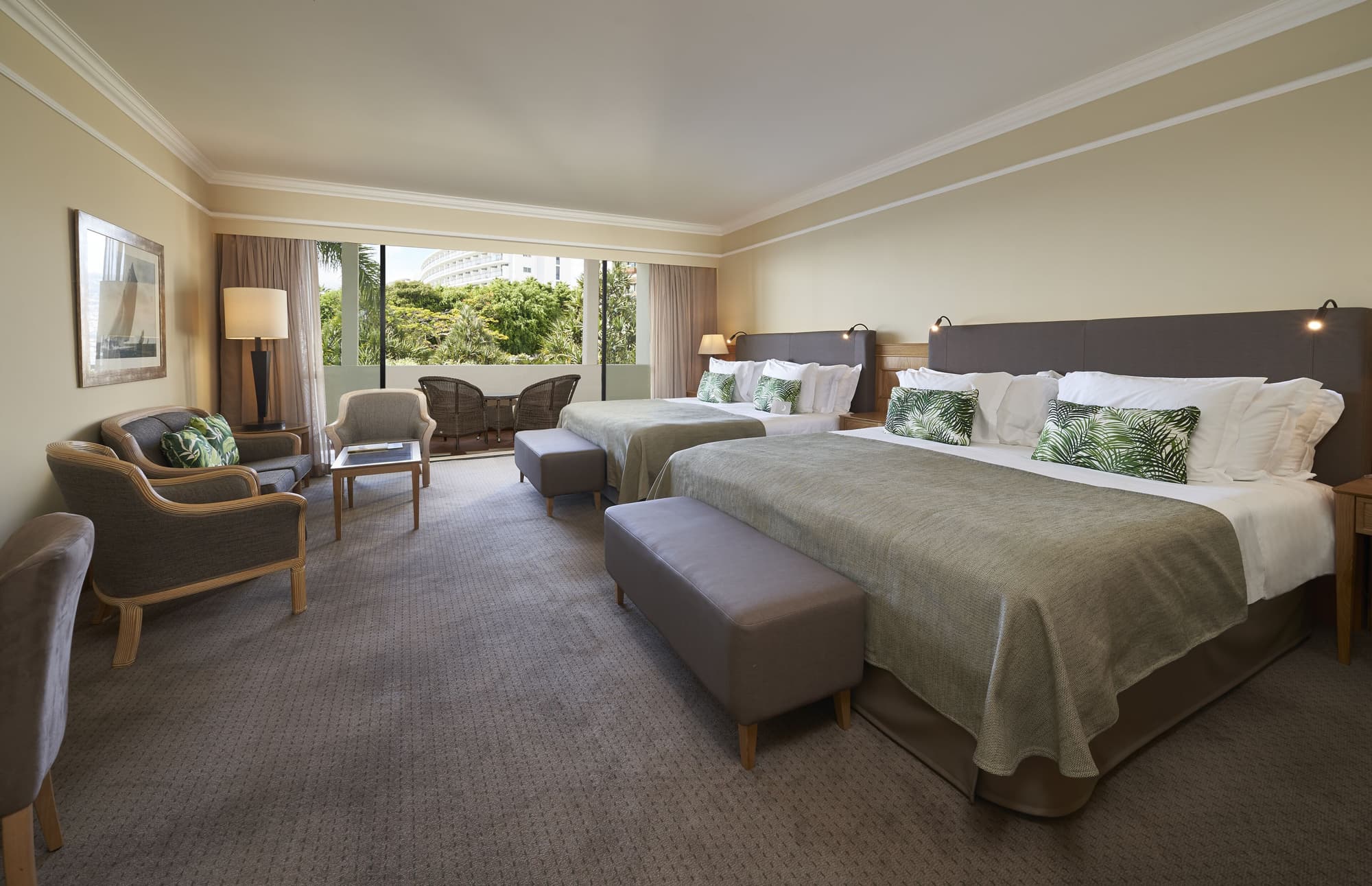 The Cliff Bay, by PortoBay
