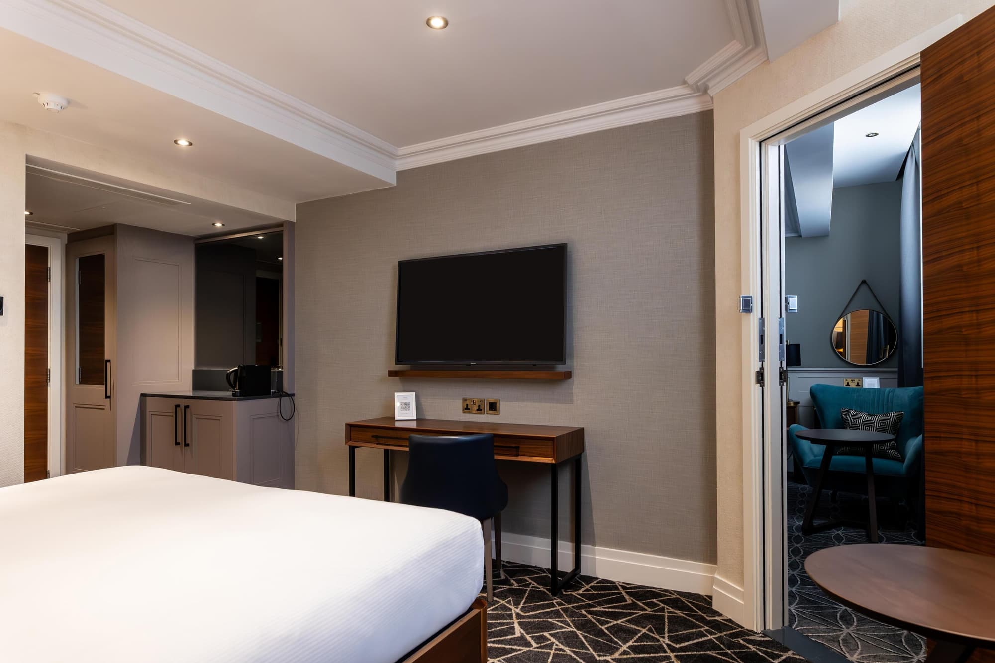 100 Queen's Gate Hotel London Kensington, Curio Collection by Hilton