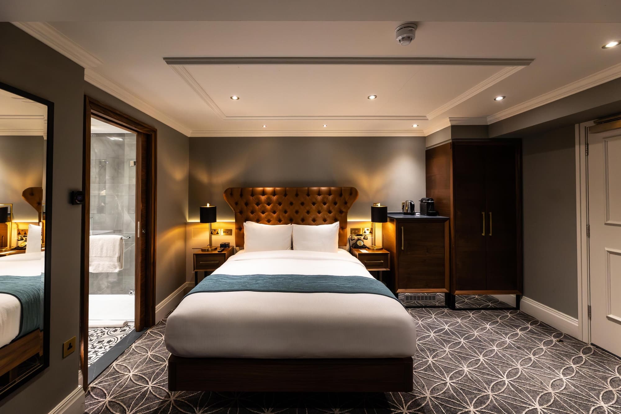 100 Queen's Gate Hotel London Kensington, Curio Collection by Hilton