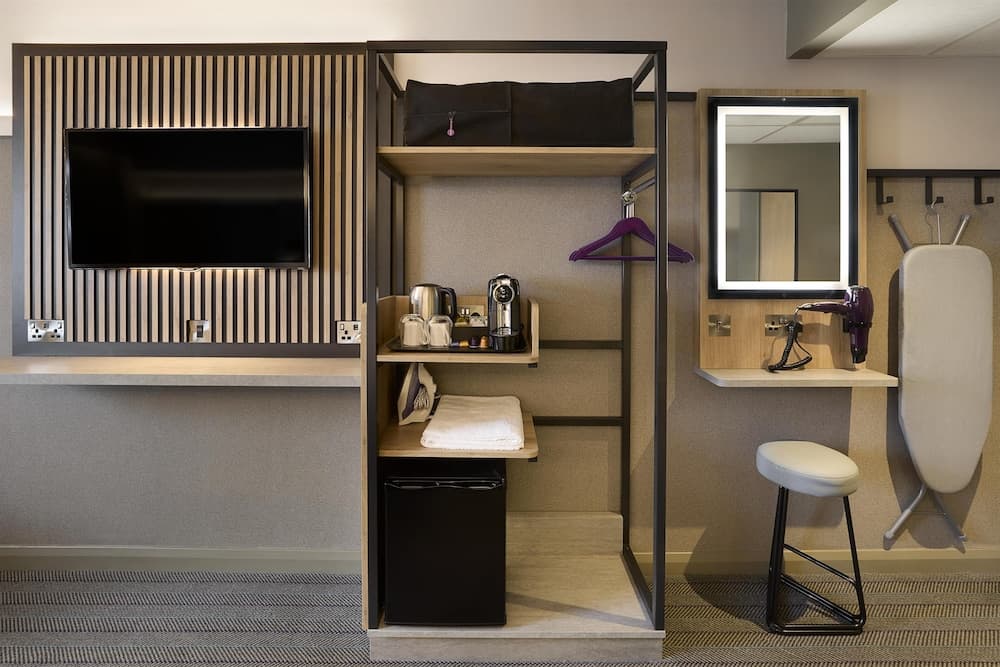 Premier Inn London Heathrow Airport T2 & T3 - Bath Road