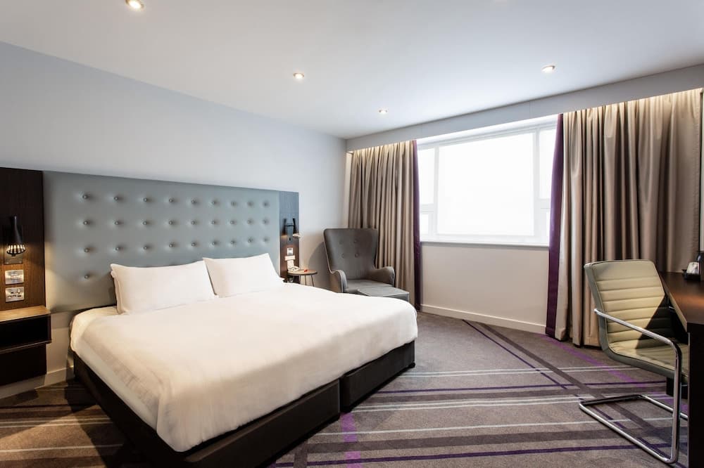 Premier Inn London Heathrow Airport T2 & T3 - Bath Road