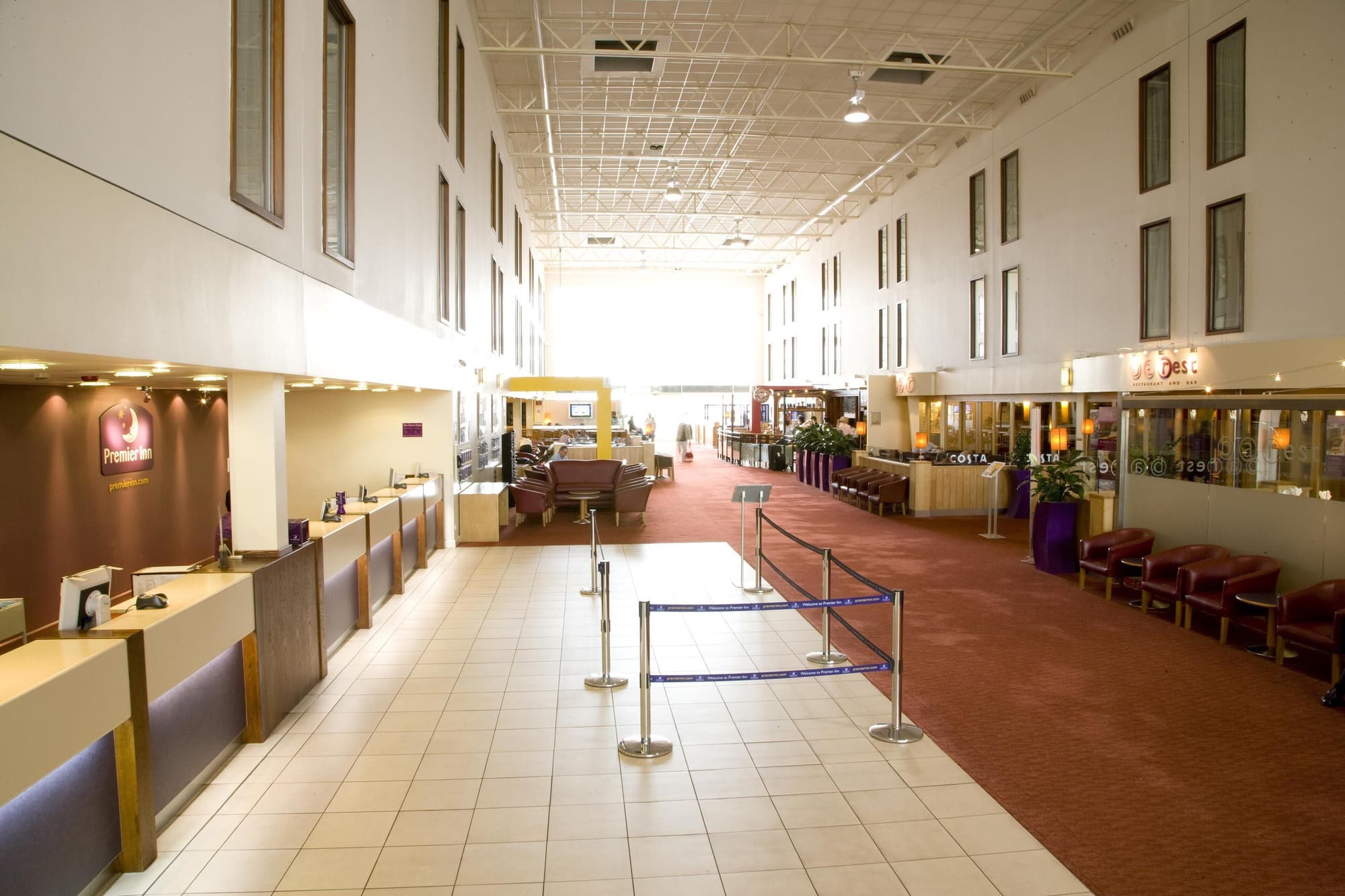 Premier Inn London Heathrow Airport T2 & T3 - Bath Road