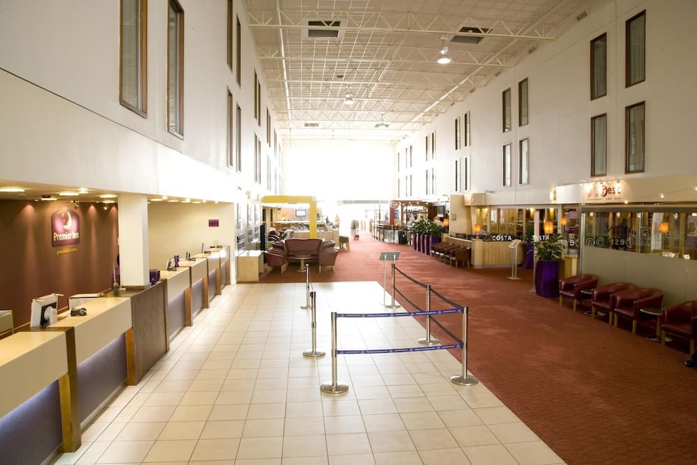 Premier Inn London Heathrow Airport T2 & T3 - Bath Road