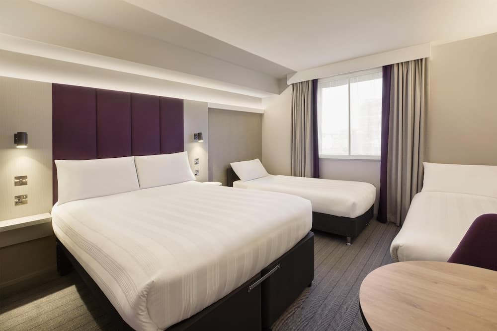 Premier Inn London Heathrow Airport T2 & T3 - Bath Road