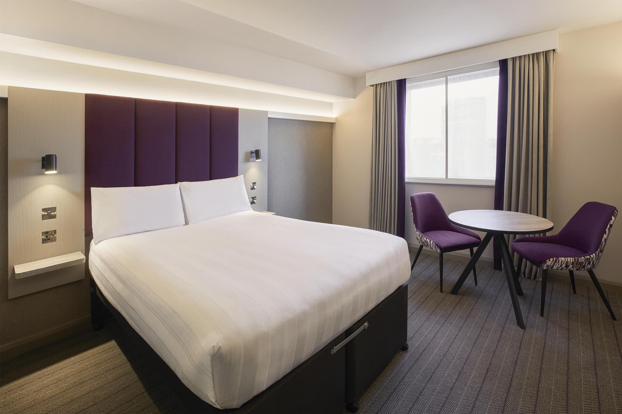 Premier Inn London Heathrow Airport T2 & T3 - Bath Road
