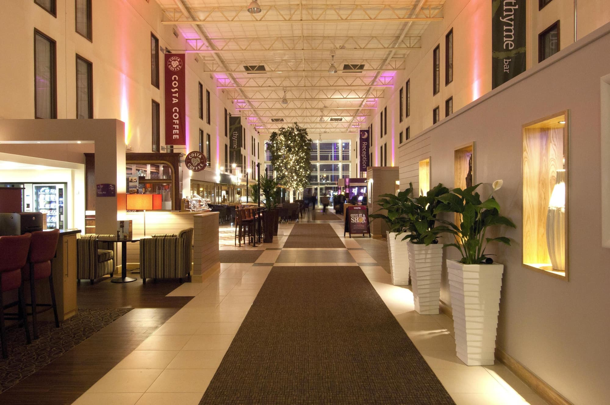 Premier Inn London Heathrow Airport T2 & T3 - Bath Road
