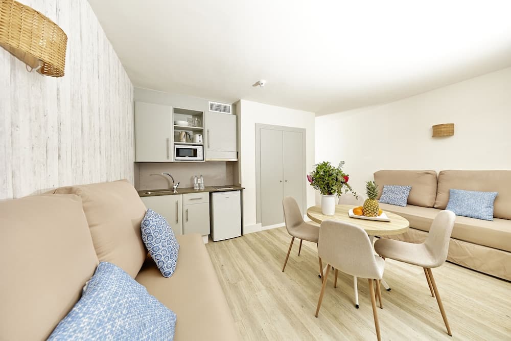 Leonardo Royal & Suites hotel Ibiza Santa Eulalia