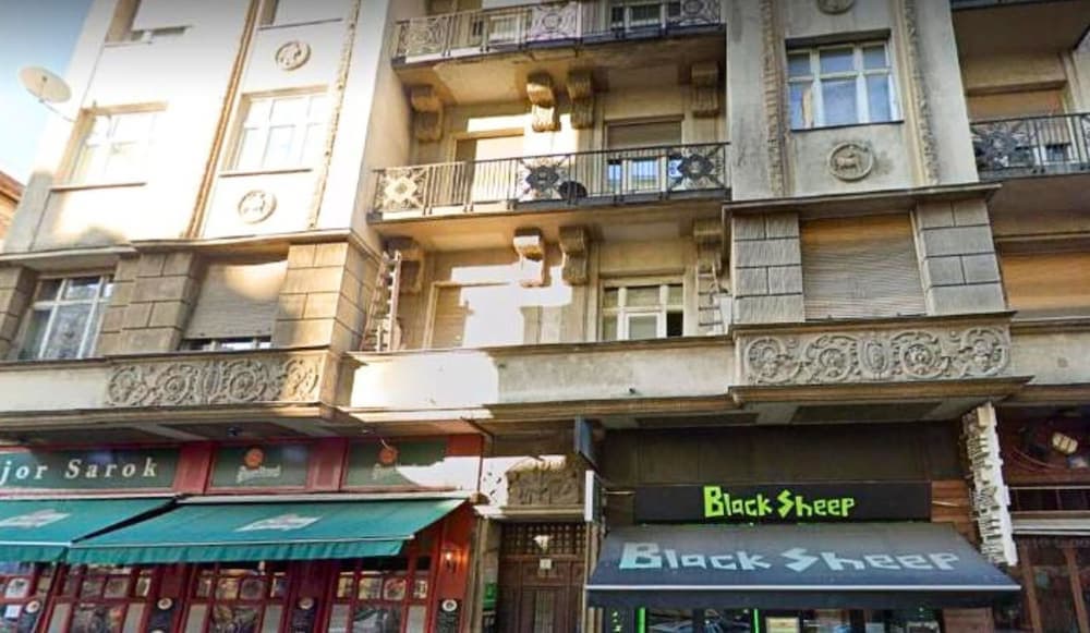 BlackSheep Budapest Smart Rooms