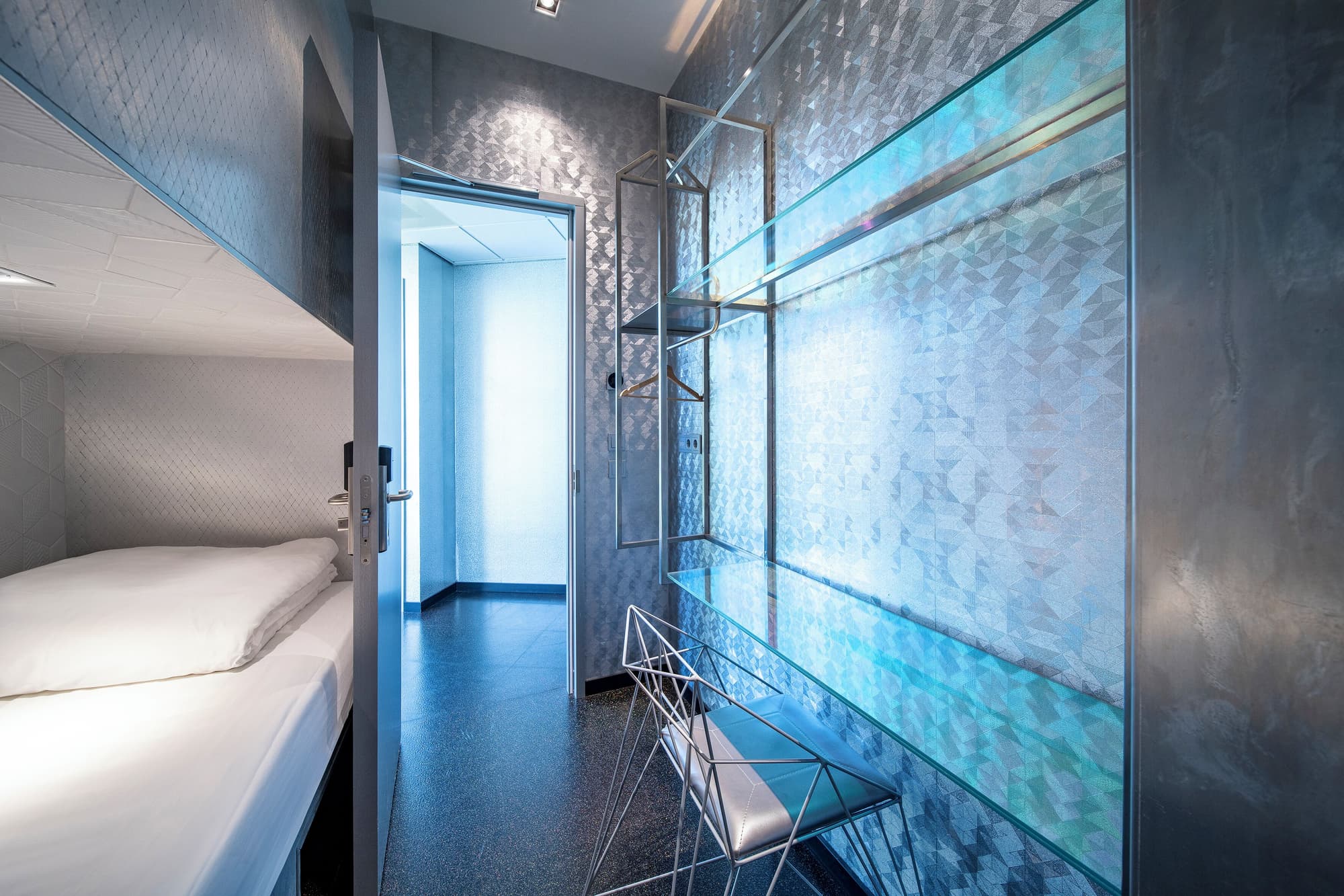 Diamond Capsule Hotel Amsterdam South