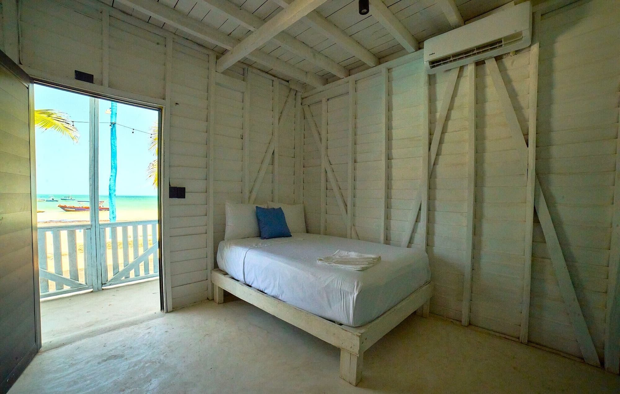 El Faro Beach Front by ÓOL Hotels
