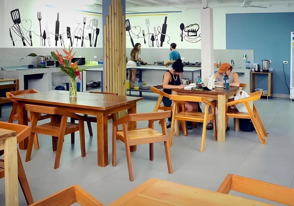 Wide Mouth Frog Hotel, Shared kitchen