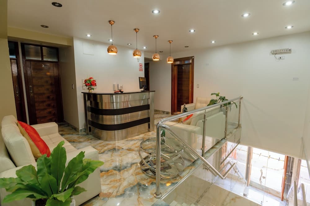 Hotel Melthon Class, Recepción