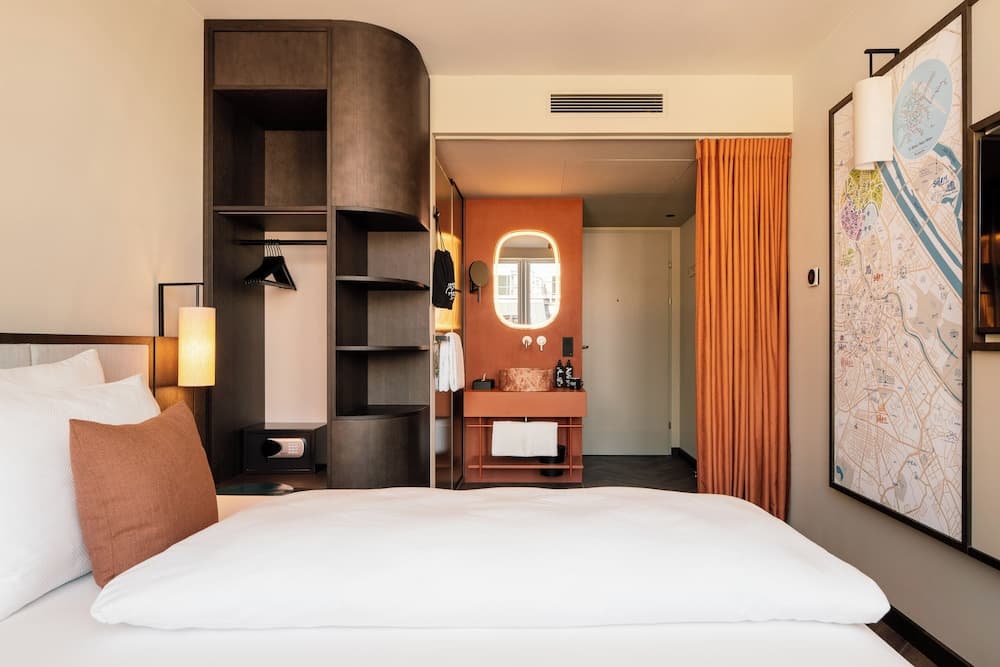 Hotel Schani City