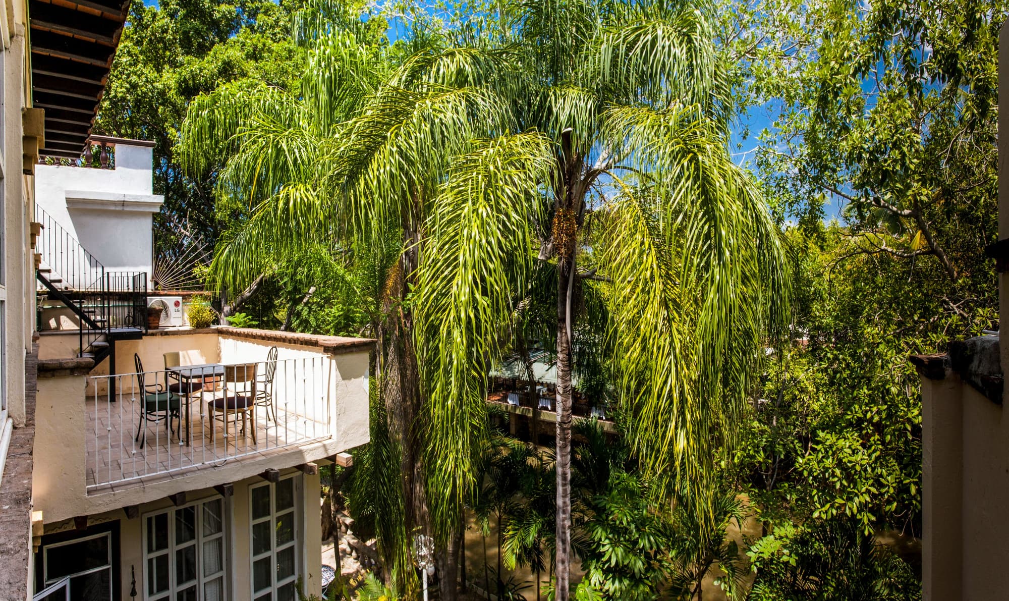 Garlands del Rio Riverside Boutique Hotel
