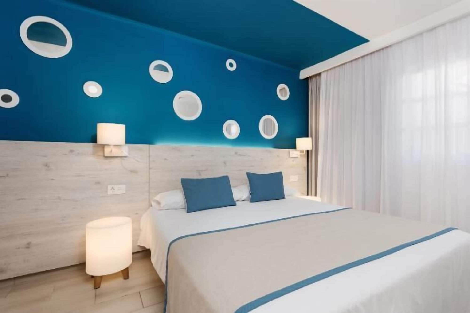 R2 Bahía Kontiki Beach Apartments