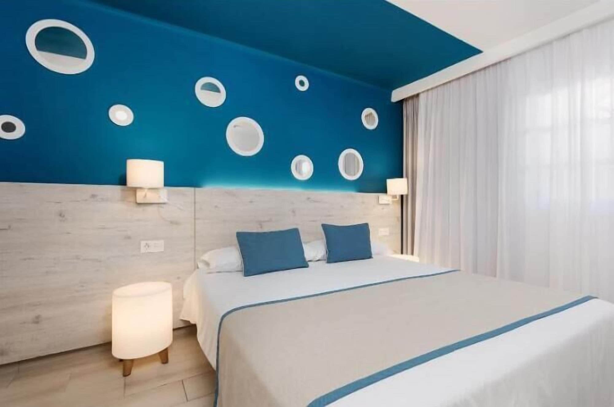 R2 Bahía Kontiki Beach Apartments
