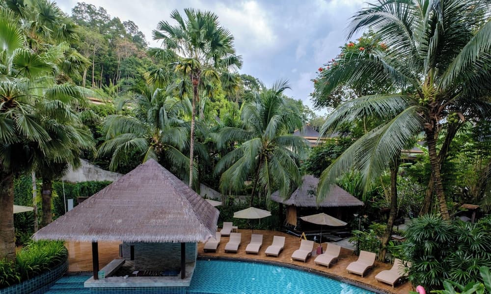 HULA HULA RESORT l truly tropical and fun wellness