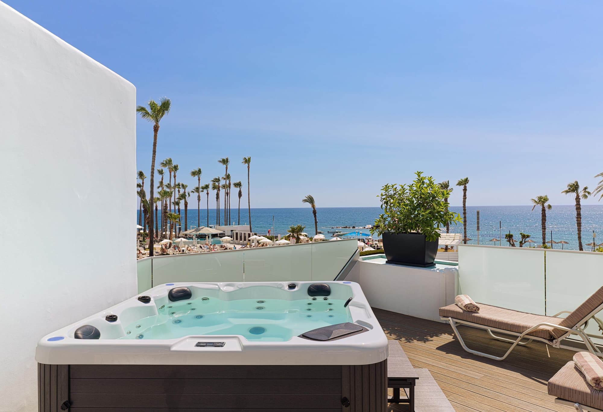 Leonardo Plaza Cypria Maris Beach Hotel & Spa