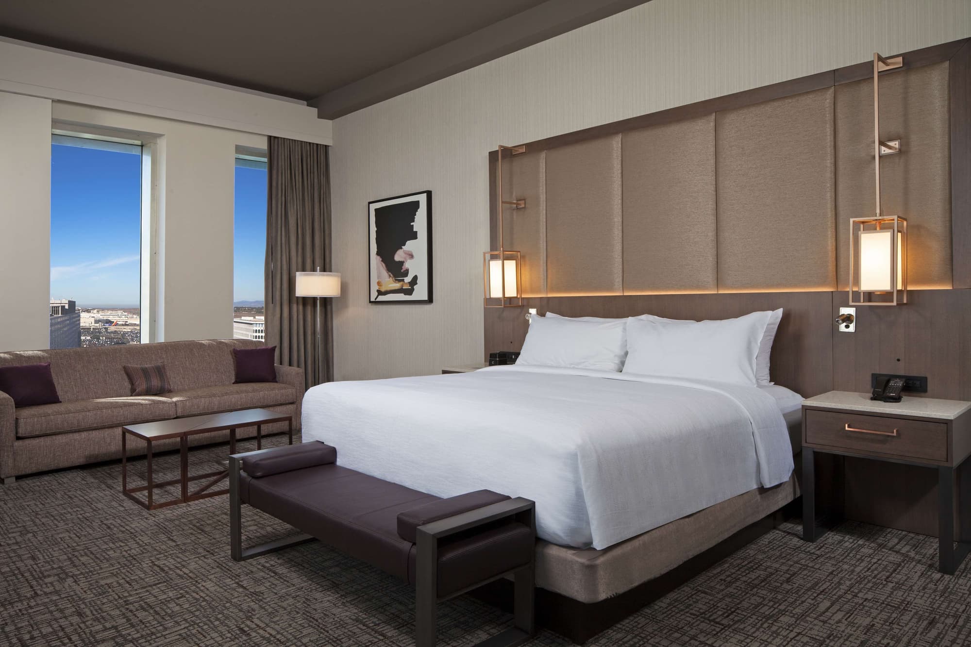 H Hotel Los Angeles, Curio Collection by Hilton