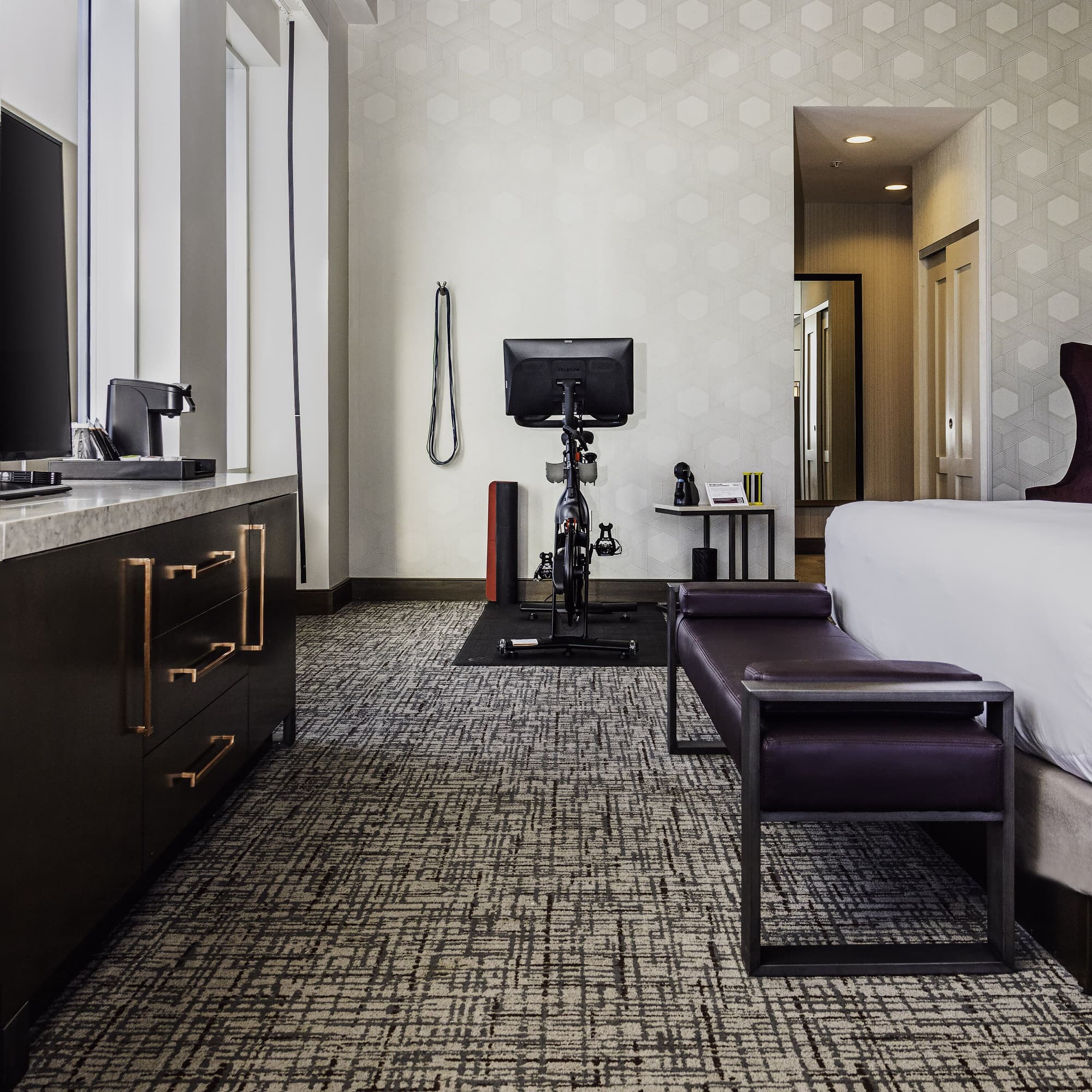 H Hotel Los Angeles, Curio Collection by Hilton
