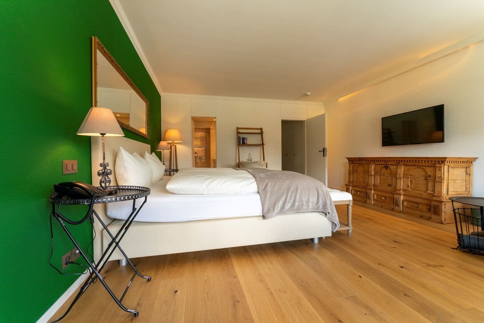 Hotel Europa Suites