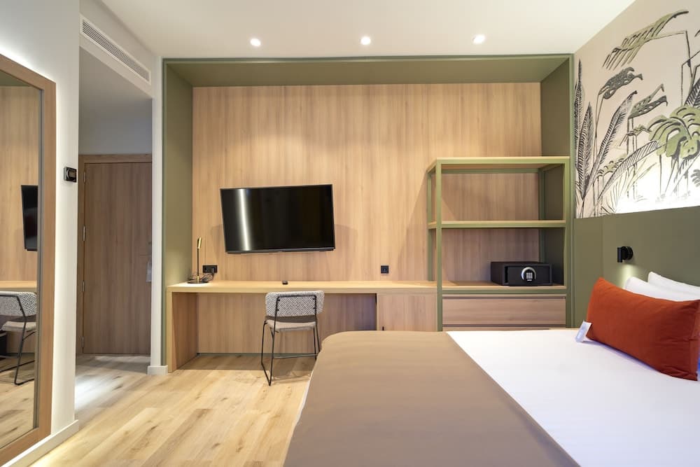 DWO Valencia by Checkin