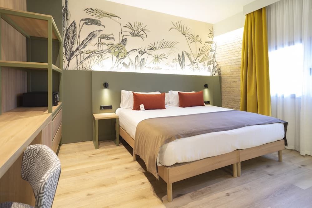 DWO Valencia by Checkin