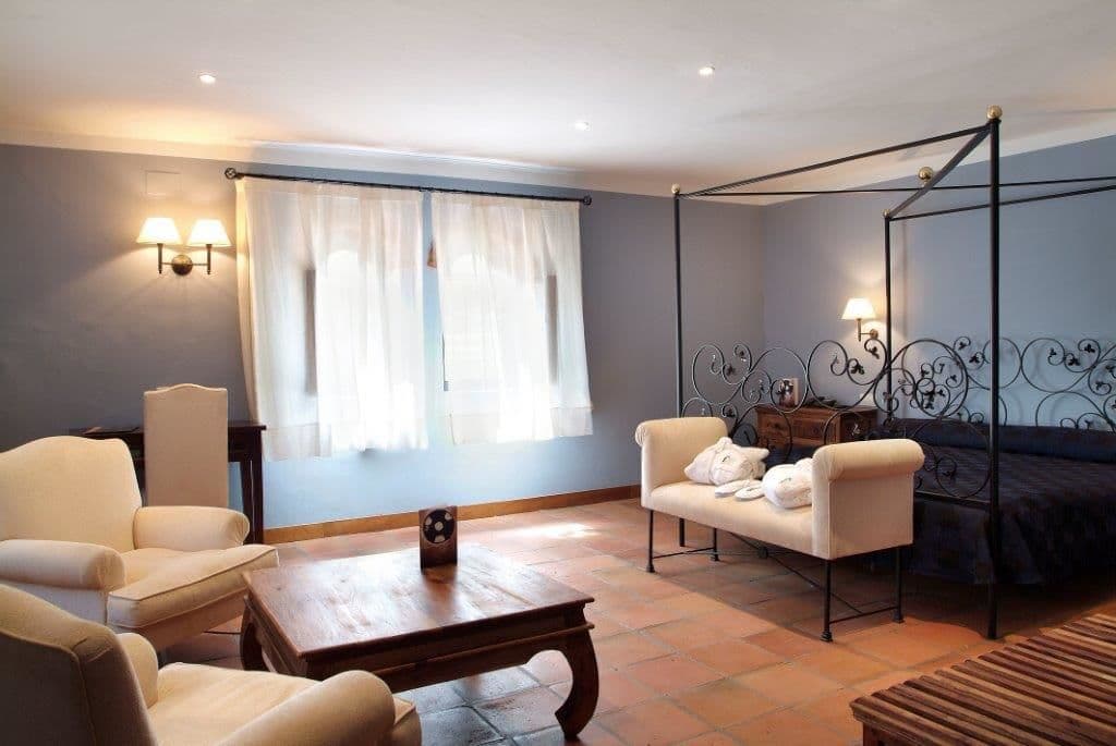 La Figuerola Hotel & Restaurant