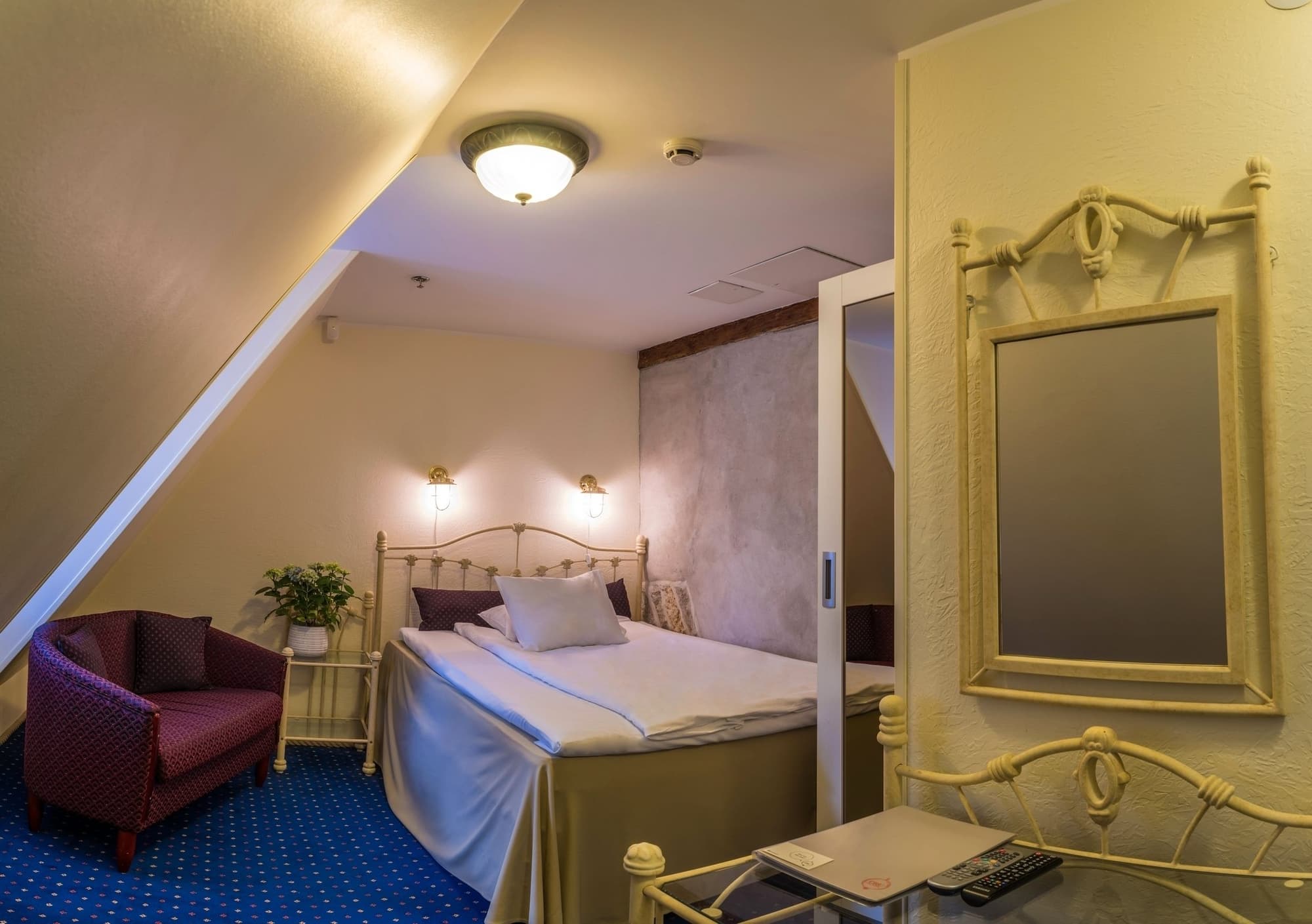 CRU Hotel