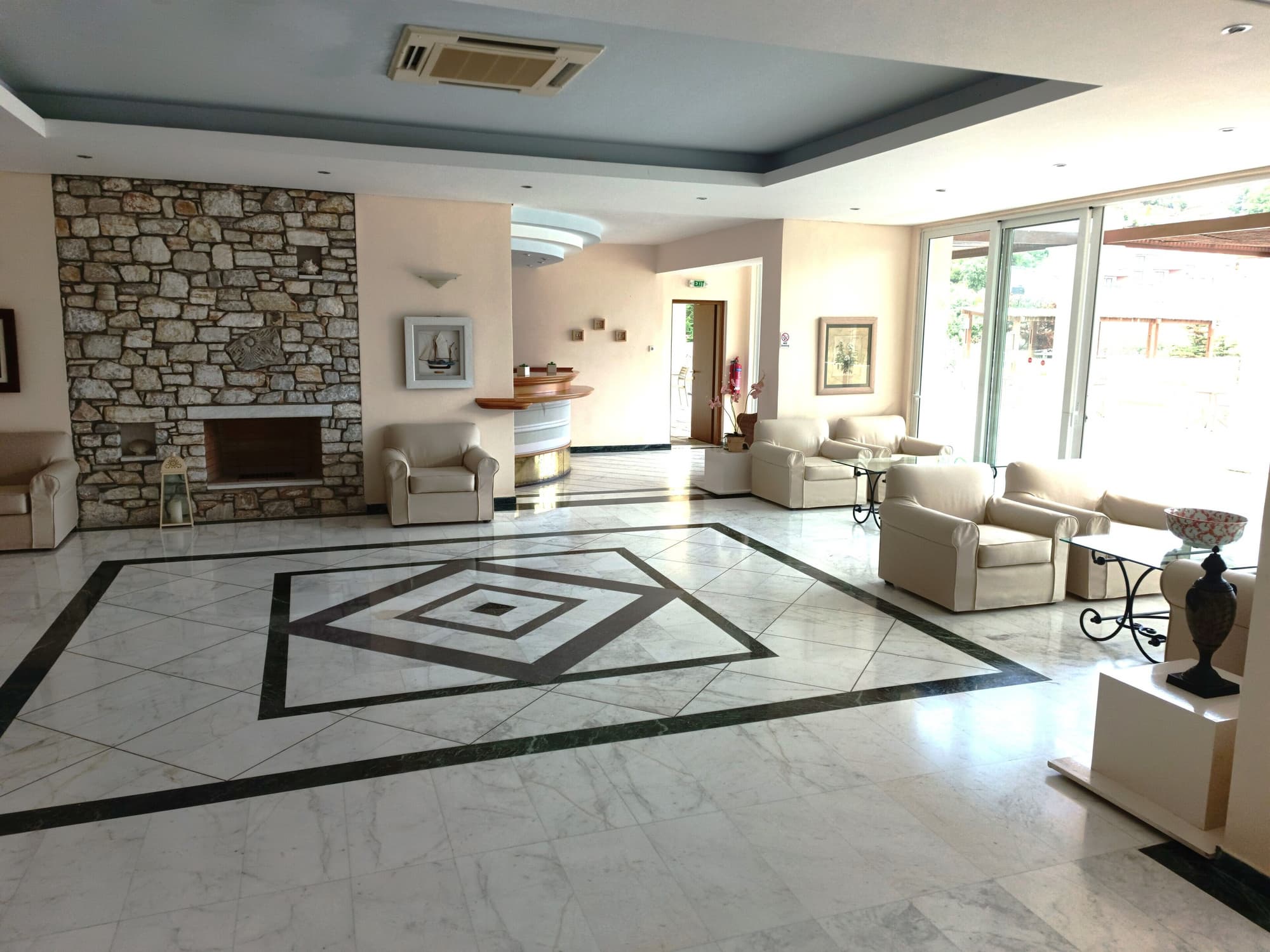 Kanapitsa Mare Hotel