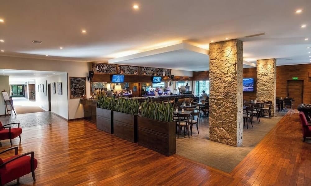 Xelena Hotel & Suites