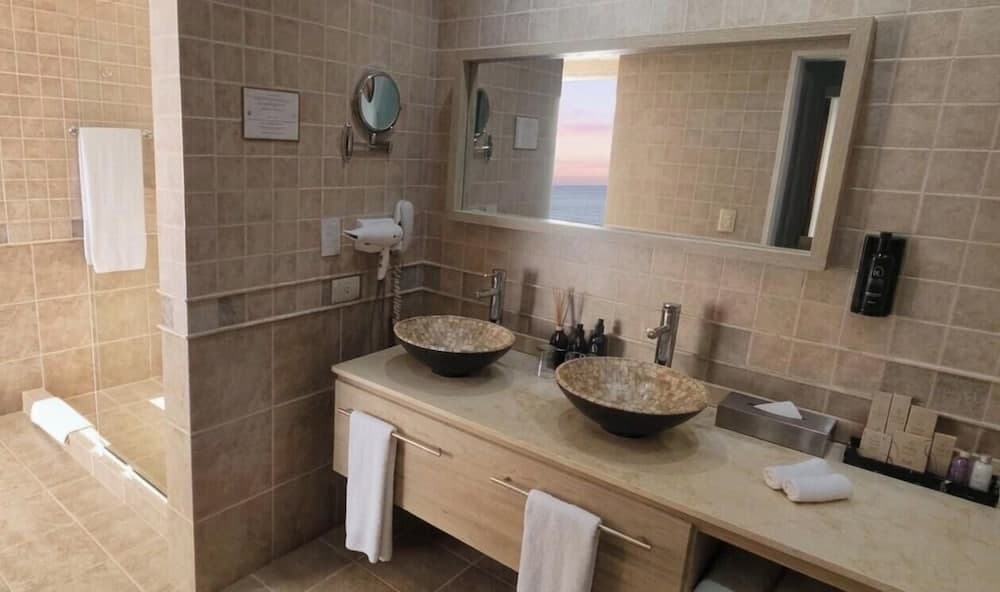 Xelena Hotel & Suites