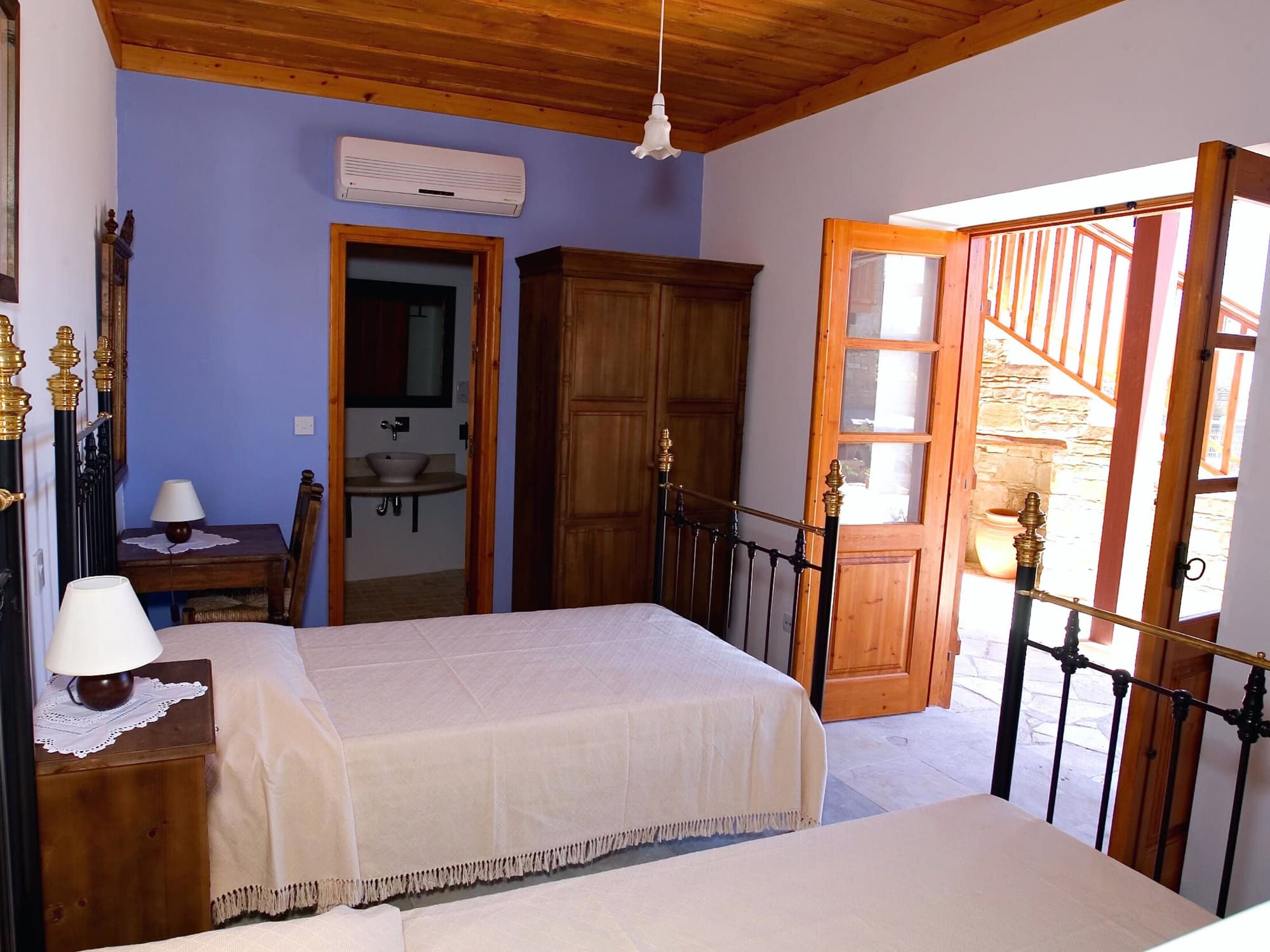 Eveleos Country House