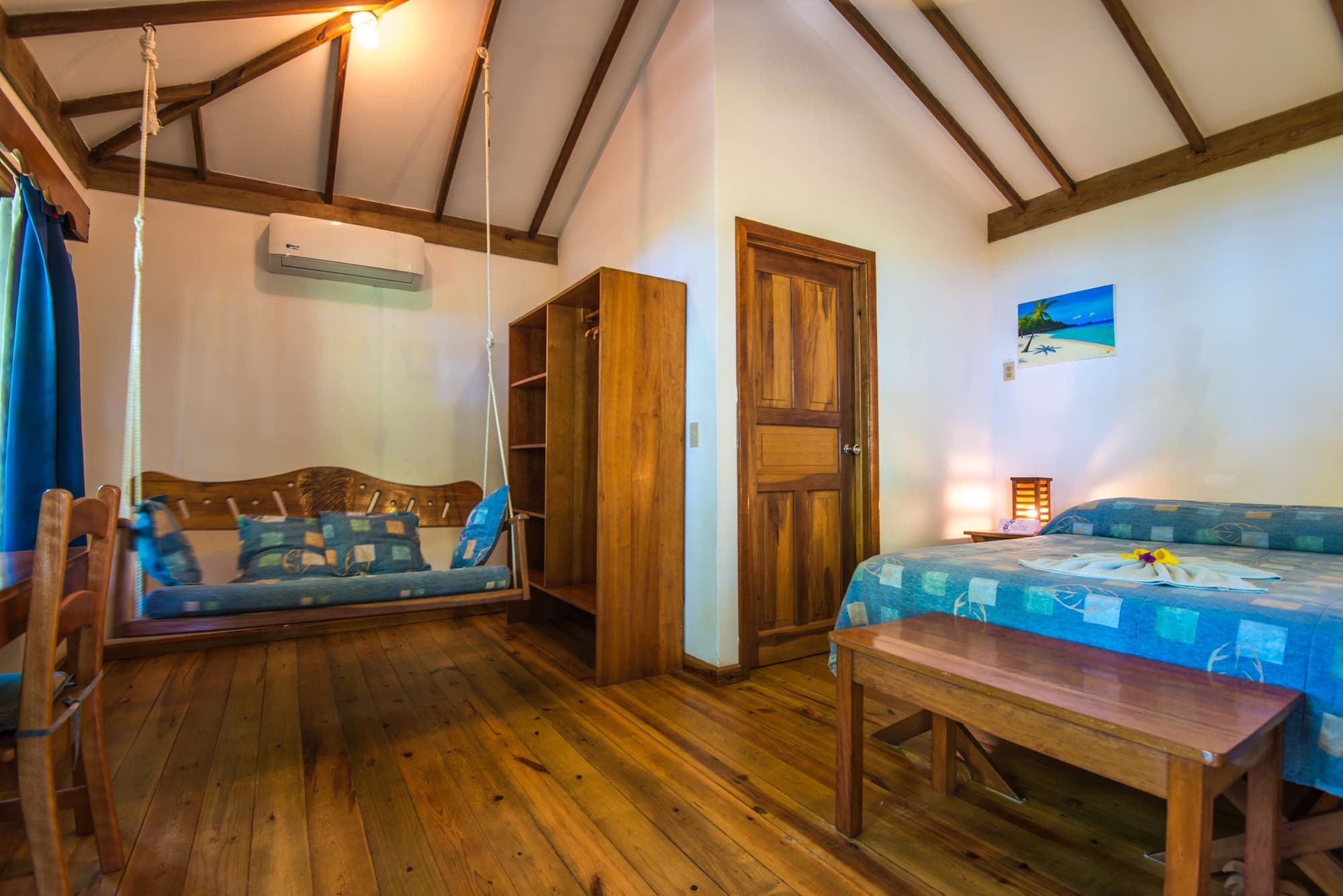 Las Rocas Resort And Dive Center
