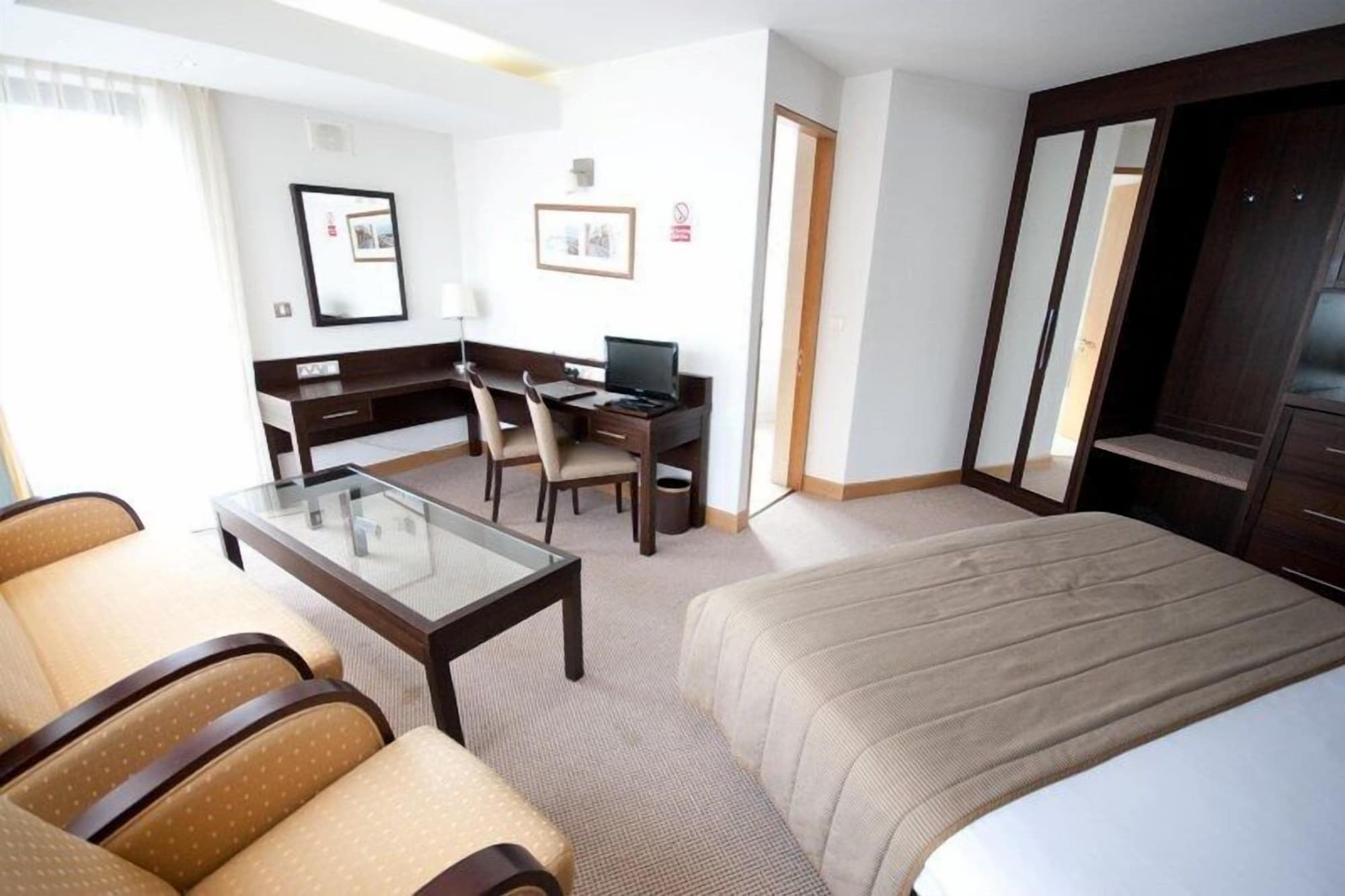White Sands Hotel